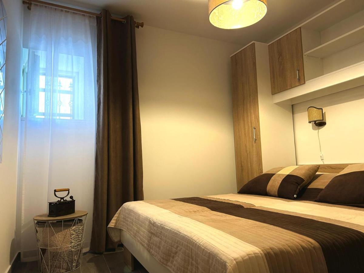 Apartments Villa Mira คาชเตลา ภายนอก รูปภาพ