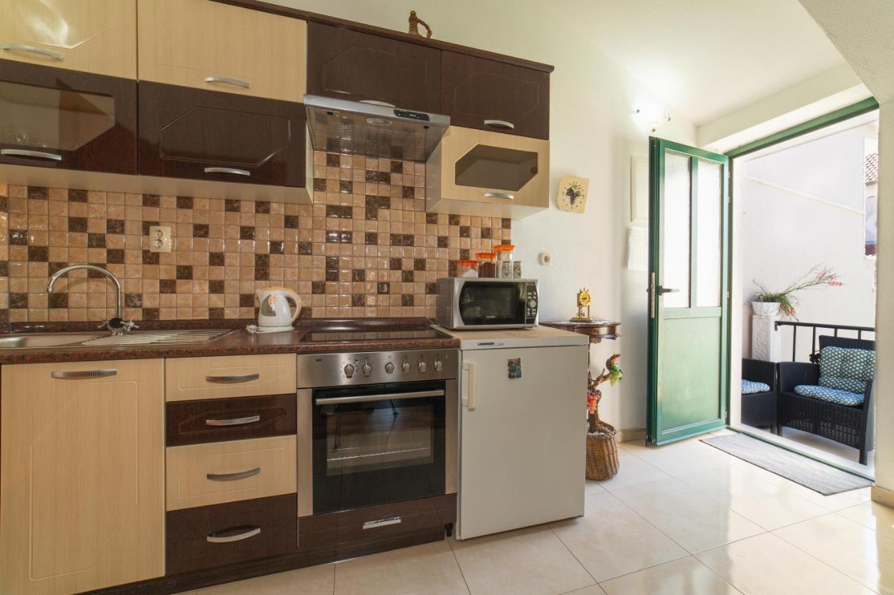 Apartments Villa Mira คาชเตลา ภายนอก รูปภาพ