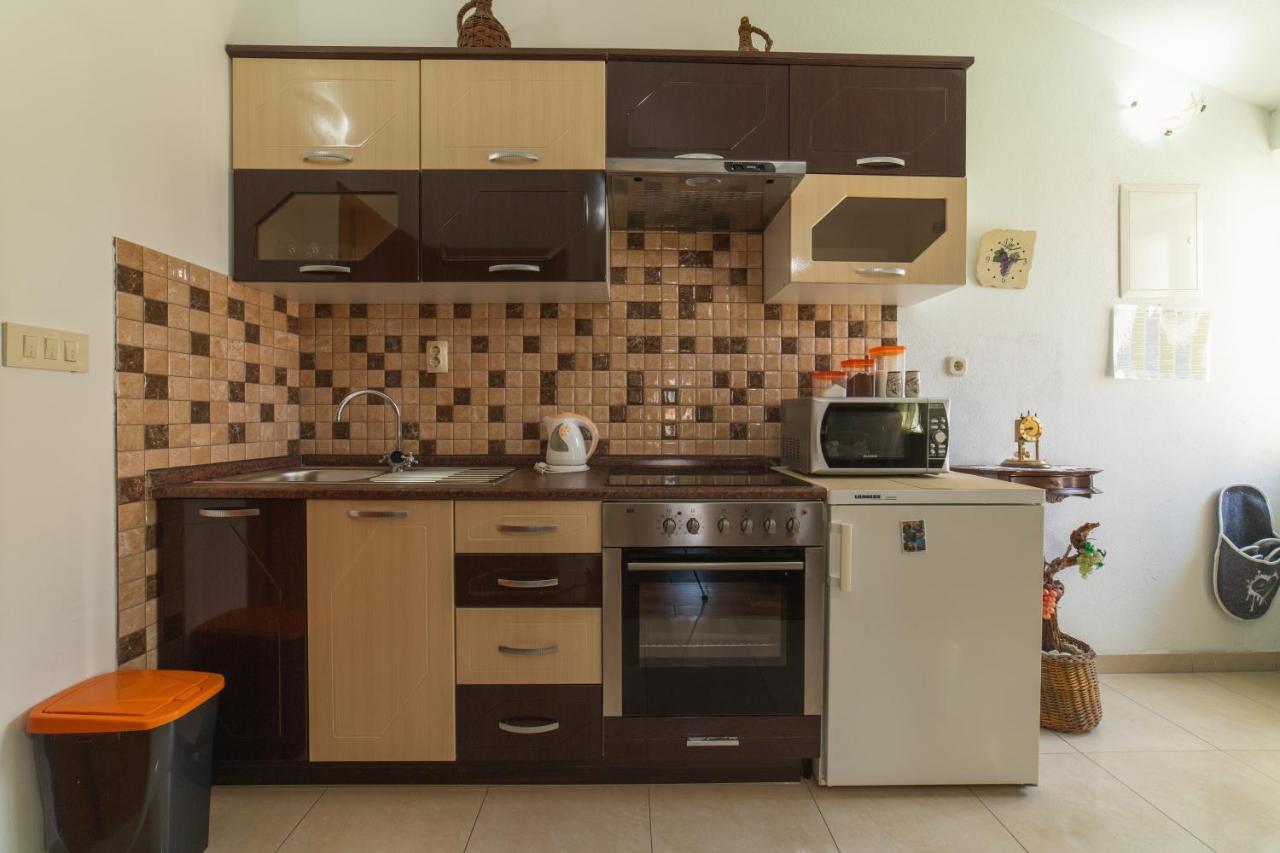 Apartments Villa Mira คาชเตลา ภายนอก รูปภาพ