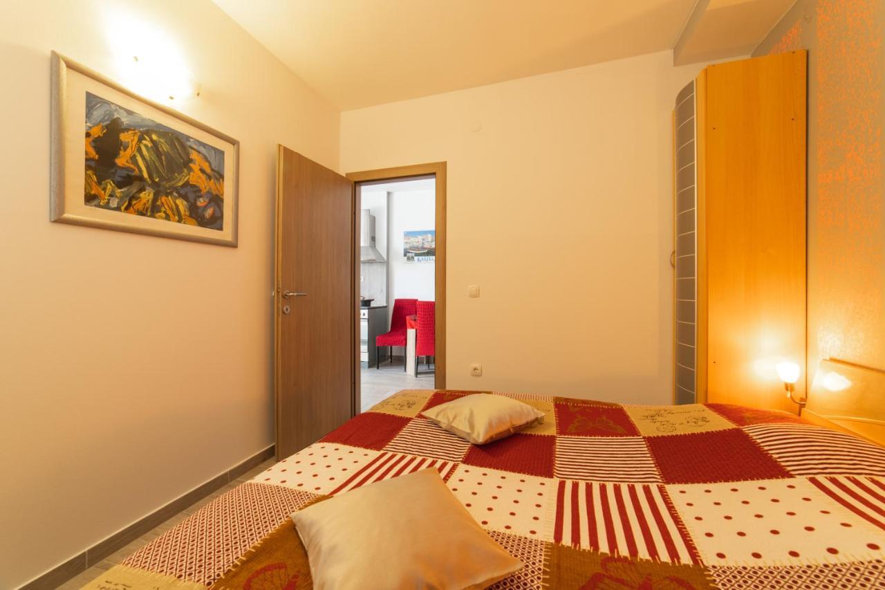 Apartments Villa Mira คาชเตลา ภายนอก รูปภาพ