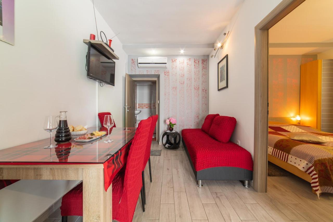 Apartments Villa Mira คาชเตลา ภายนอก รูปภาพ